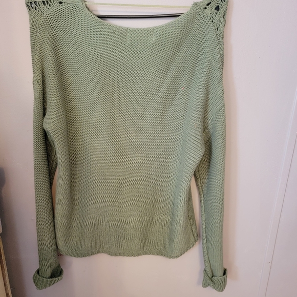 Green Sweater - Picture 2 of 3